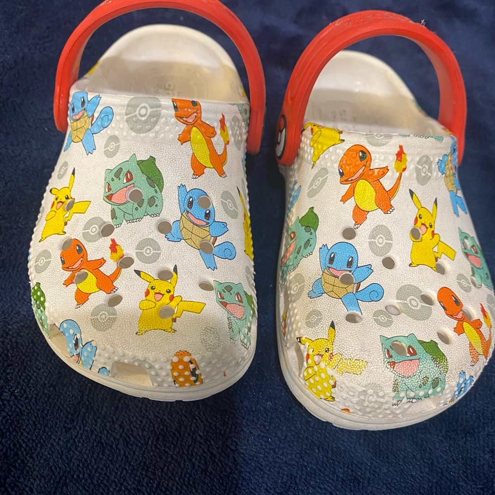 Kids Pokemon Clogs - Red and White